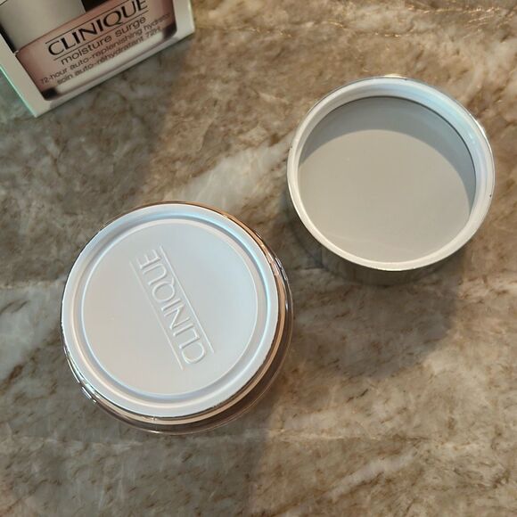 CLINIQUE Moisture Surge NEW - Picture 4 of 5